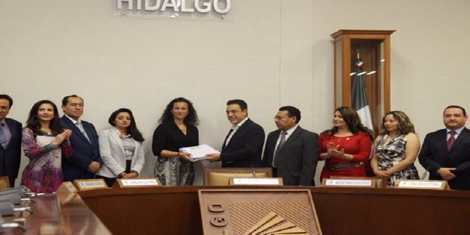 Obtiene registro Omar Fayad como candidato a gobernador en Hidalgo