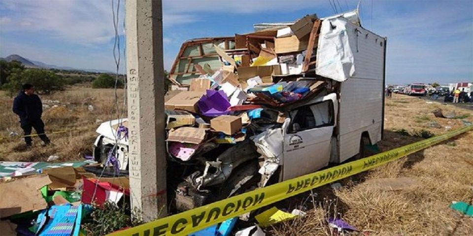 Accidente en carretera Pachuca-Tulancingo deja tres muertos Accidente en carretera Pachuca-Tulancingo deja tres muertos