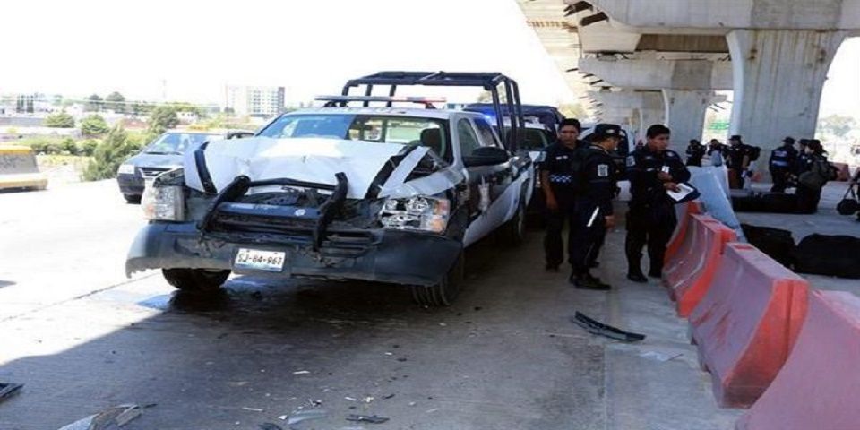 Dos heridos por choque de cinco patrullas en la México-Puebla