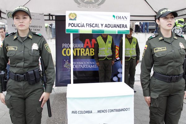 Detienen a azafatas colombianas relacionadas con el Cártel de Sinaloa - Policía-Fiscal-y-Aduanera-de-Colombia
