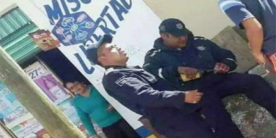 Policía ofrece 50 mil pesos para encontrar a quien los fotografió tomando