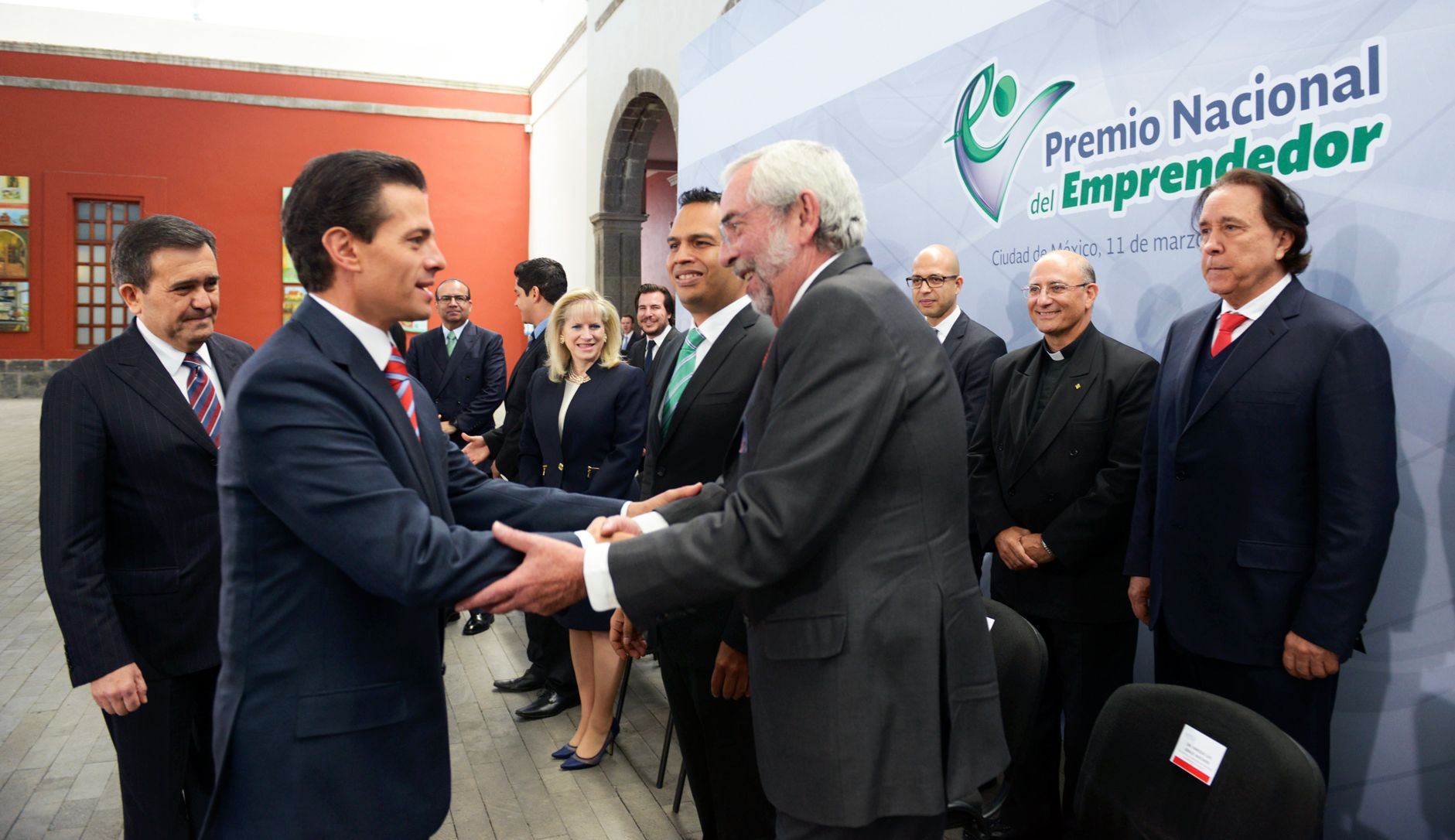 Empresas en México podrán crearse en un solo día - Premio-Nacional-Emprendedor-2