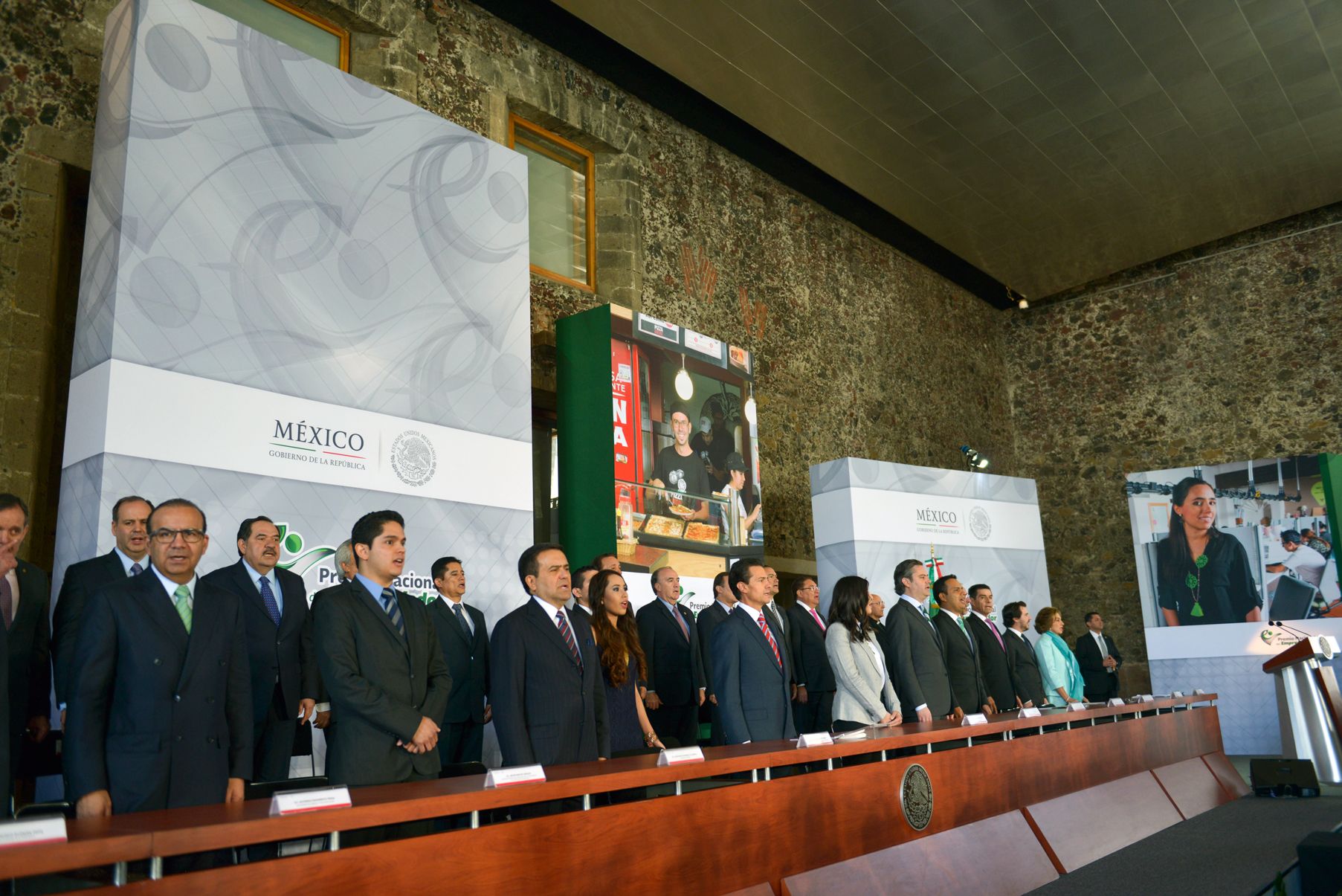 Empresas en México podrán crearse en un solo día - Premio-Nacional-Emprendedor-3