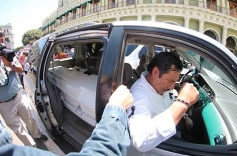 Padre lleva cuerpo de su hijo para exigir justicia en Veracruz - Veracruz-asesinato-16-años-internet