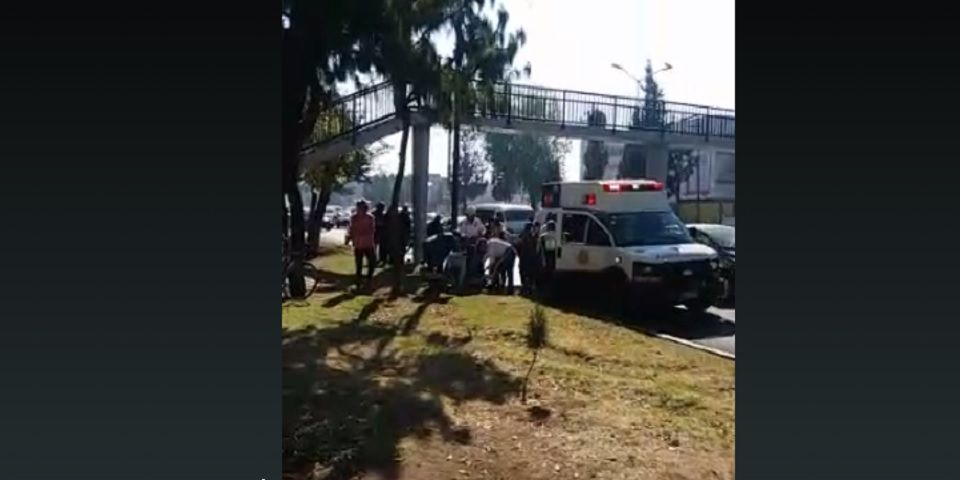 Mujer intenta suicidarse arrojándose de puente peatonal en Viaducto