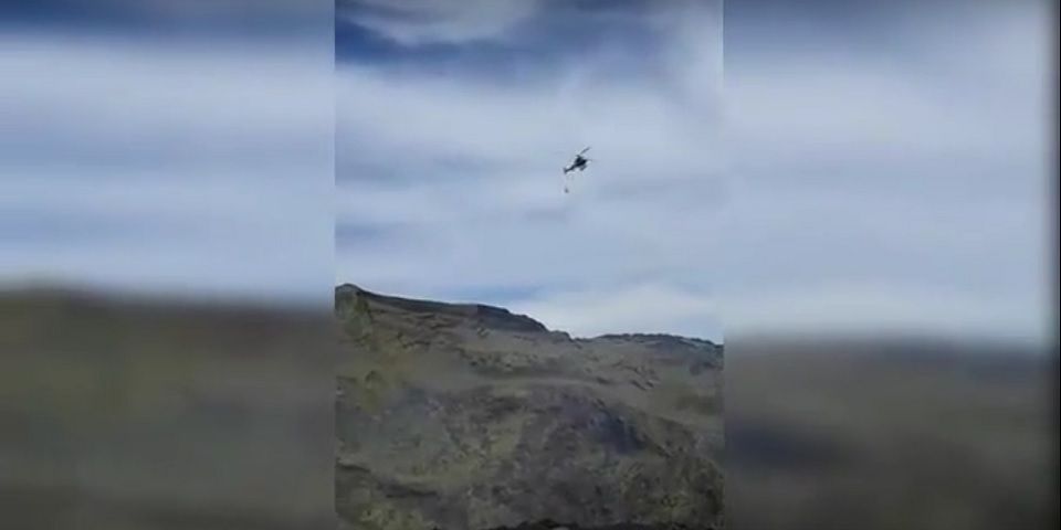 Video: japonés salta en bungee hacia volcán activo en Chile