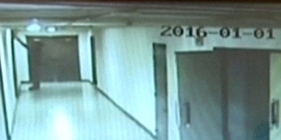 Video: lo que llevó a la cárcel al turista sentenciado en Corea del Norte Video: lo que llevó a la cárcel al turista sentenciado en Corea del Norte