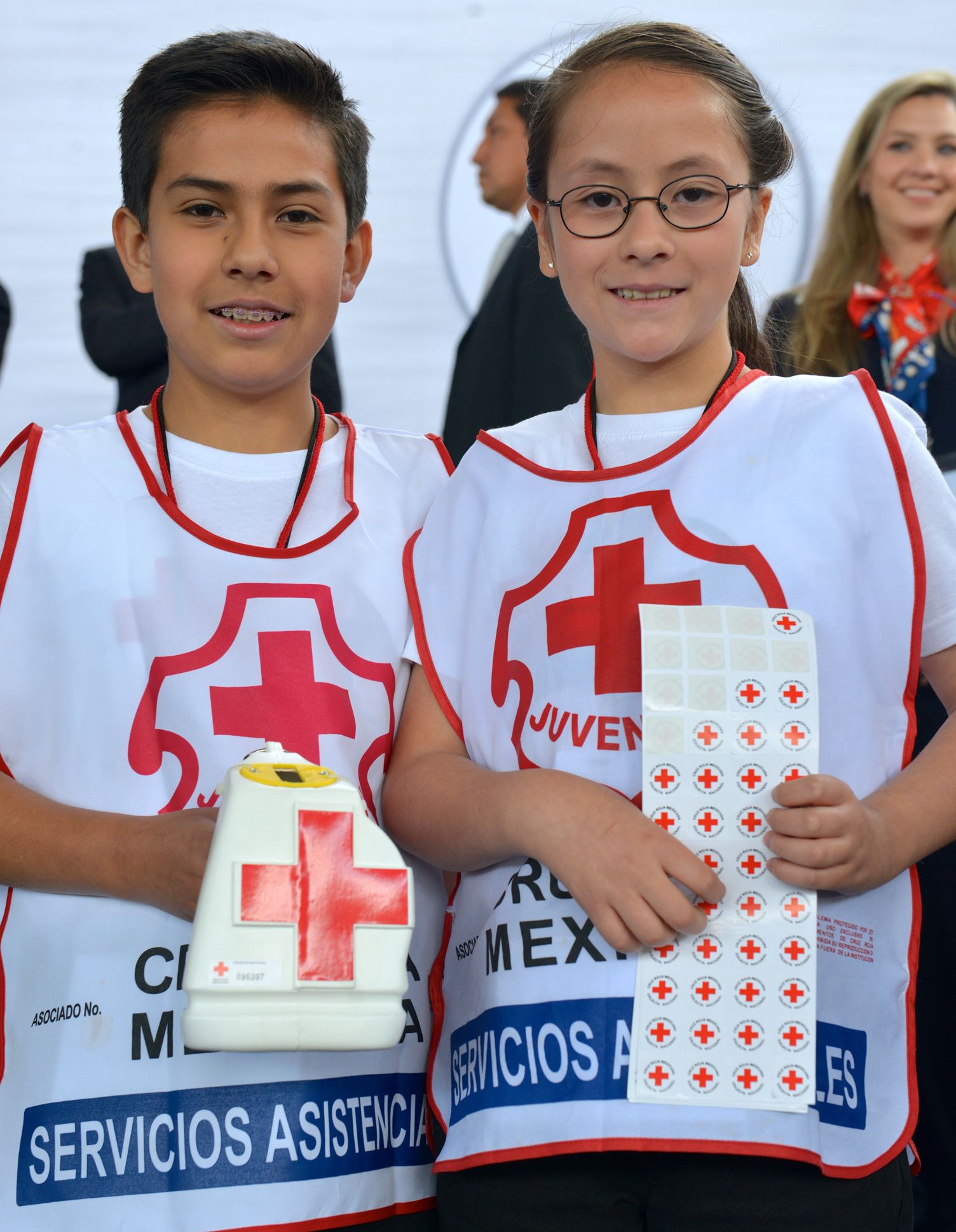 Ahora se podrá donar a la Cruz Roja desde gadgets - Voluntarios-Cruz-Roja