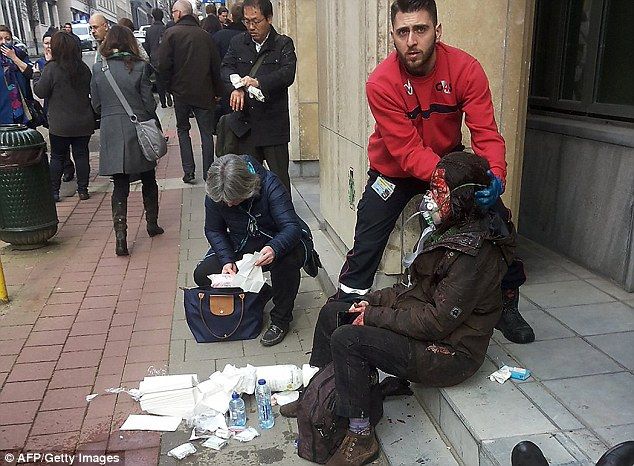 Pánico en Bruselas. Ataques terroristas dejan al menos 34 muertos - aeropuerto-bruselas-8