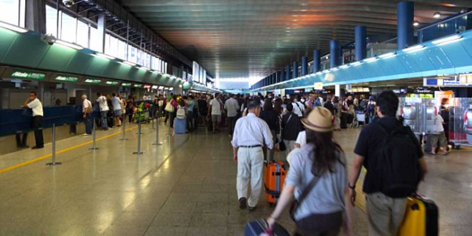 Piloto italiano amenazó con estrellar avión con 200 pasajeros