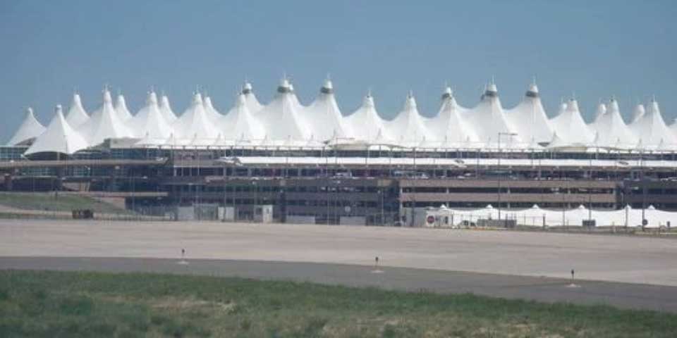 Evacuan aeropuerto de Denver por posible amenaza de seguridad