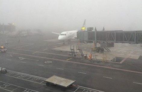 Reaundan operaciones en Aeropuerto de Monterrey por niebla
