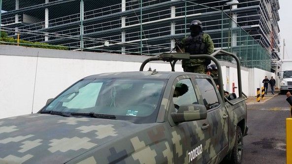 Ejército escolta a Cuauhtémoc Blanco a su entrenamiento - alcalde-Cuernavaca-ejercito-higypop