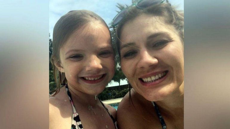 Niña de 5 años salva a su madre de ahogarse - allison