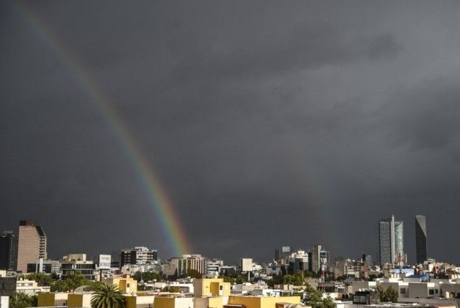 Fotos: arcoíris sorprende a capitalinos tras lluvia matutina - arcoiris-cdmx-9mar-tonifrancois2
