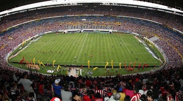 Detienen a 12 en el Estadio Jalisco