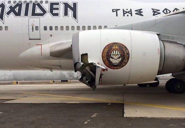 Avión de Iron Maiden sufre accidente en aeropuerto chileno - avion-iron-maiden-2-1