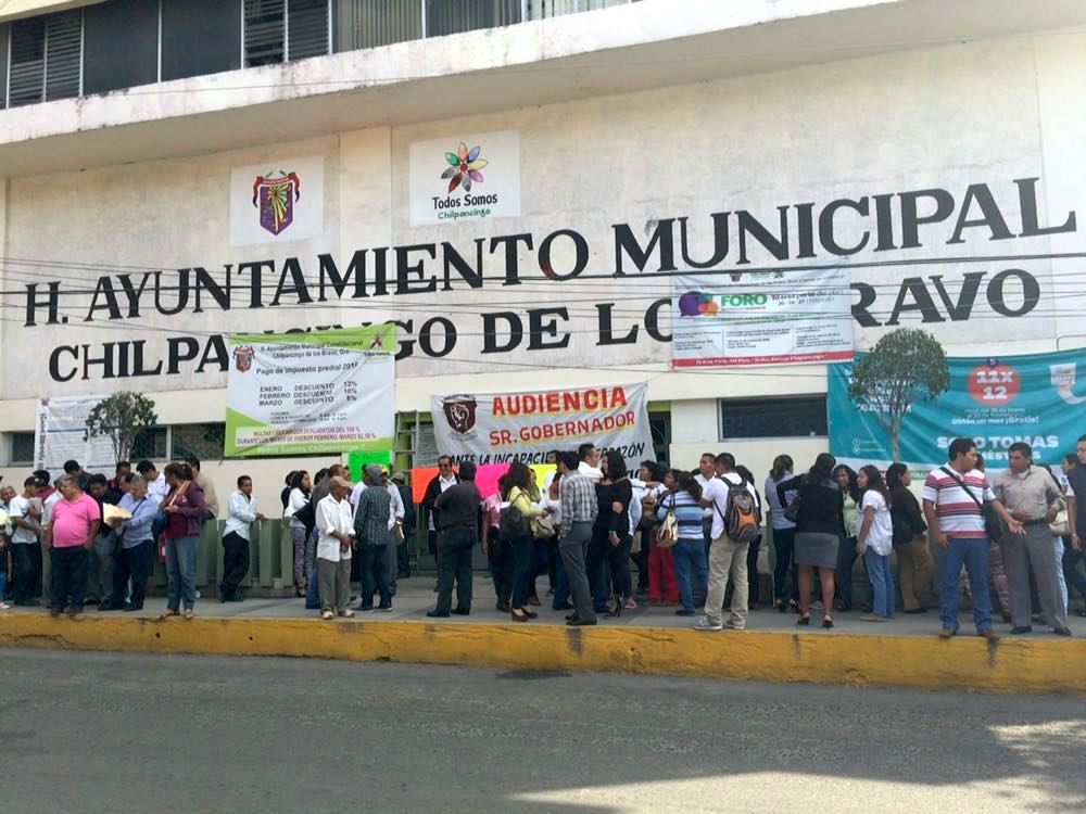 Toman el Ayuntamiento de Chilpancingo por problemas salariales