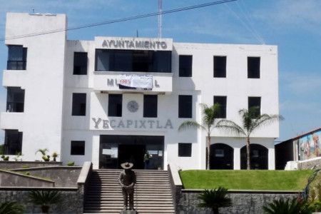 Dejan cabeza de hombre en alcaldía de Morelos