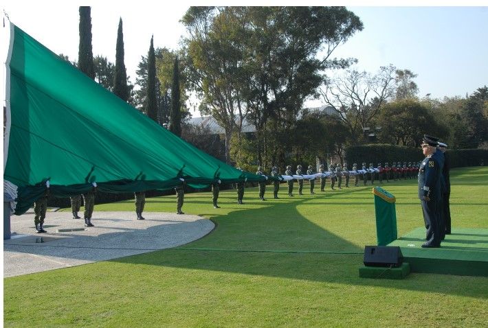 Titular de SEDENA preside ceremonia de izamiento de bandera monumental - bandera-1