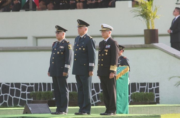 Titular de SEDENA preside ceremonia de izamiento de bandera monumental - bandera-3