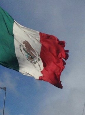 Vientos desgarran bandera monumental de San Jerónimo - bandera-san-jeronimo-9mar-S-Servin