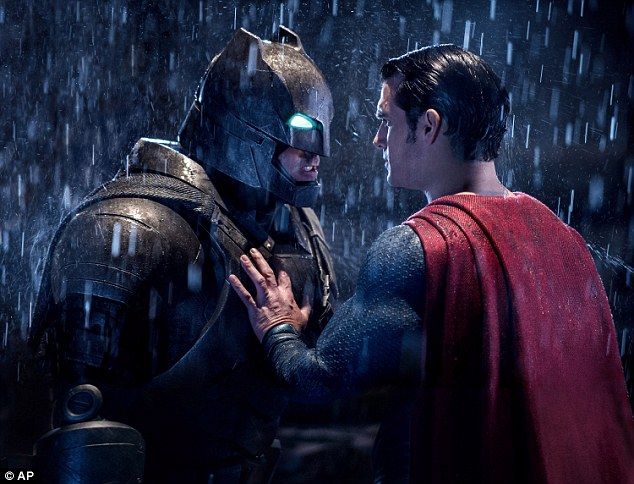 'El cazador y la reina del hielo' triunfa en taquillas mexicanas - batmanvssuperman