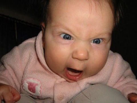 Las ventajas de dormir la siesta - bebe-enojado