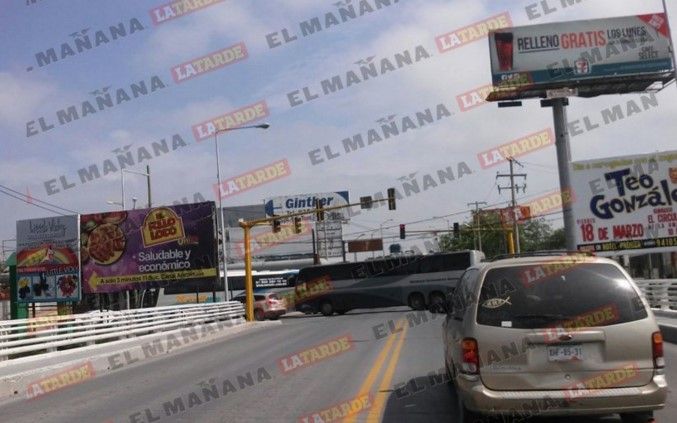 Otro día de bloqueos y balaceras en Reynosa - bloqueo-reynosa-18mar-elmananarey