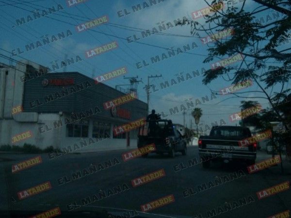 Otro día de bloqueos y balaceras en Reynosa - bloqueo-reynosa-18mar-elmananarey2