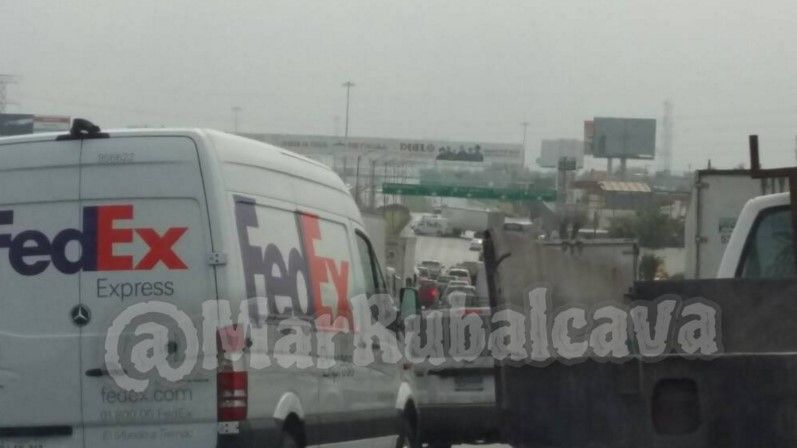 Otro día de bloqueos y balaceras en Reynosa - bloqueo-reynosa-18mar-marrubalcavsa
