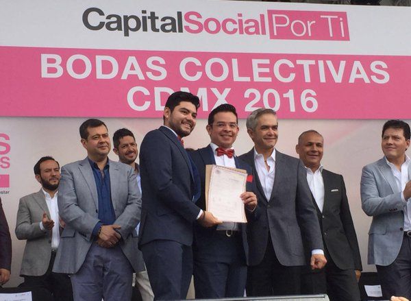 Se casan 2016 parejas en el Zócalo