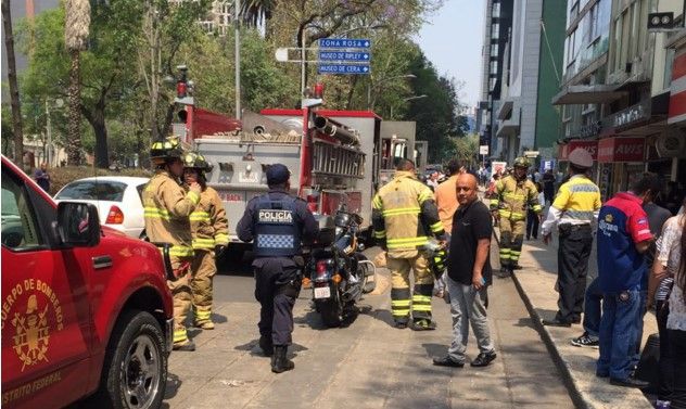 Desalojan edificio en Paseo de la Reforma por incidente eléctrico