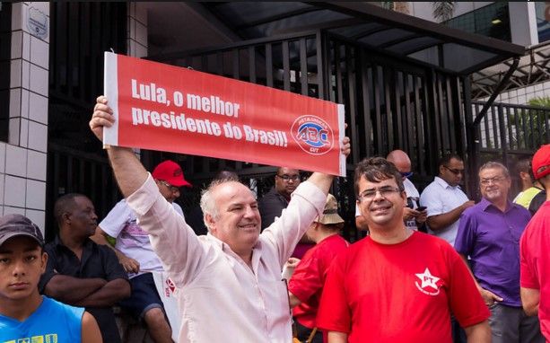 Lula da Silva será jefe de gabinete de Dilma Rousseff - brasil-apoyo-lula-folha
