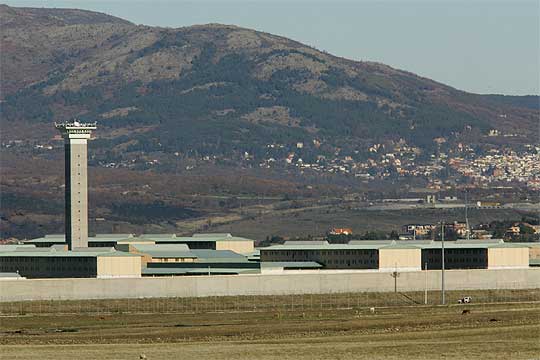 Prisión provisional en España para empresario por caso Moreira - carcel-soto-del-real