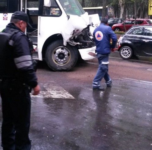 Nueve heridos por choque de camiones en Reforma - choque-reforma-ghandi-jorgeriveram74