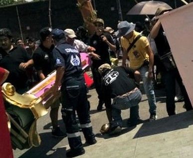 Dos heridos tras caída de escenografía en Iztapalapa - columna-iztapalapa-zona-3-noticias