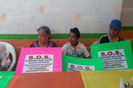 Comerciantes piden no pagar impuestos para pagar a delincuentes en Guerrero - comerc-acapulco-450x300
