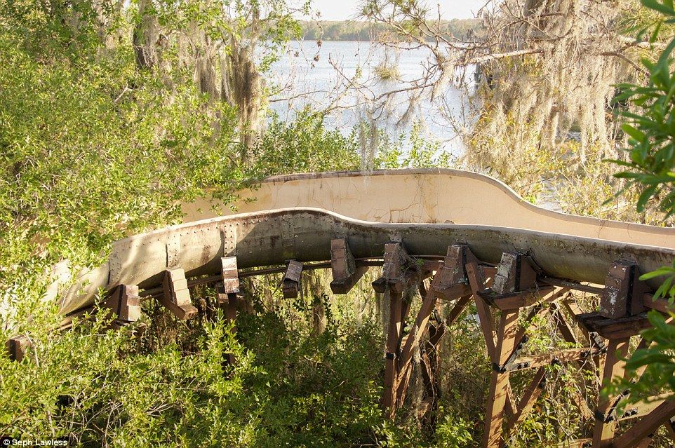 El parque de Disney abandonado desde hace 15 años - disney-abandonado-11