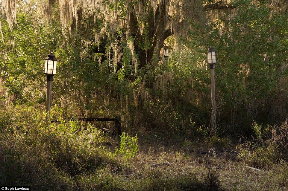 El parque de Disney abandonado desde hace 15 años - disney-abandonado-26