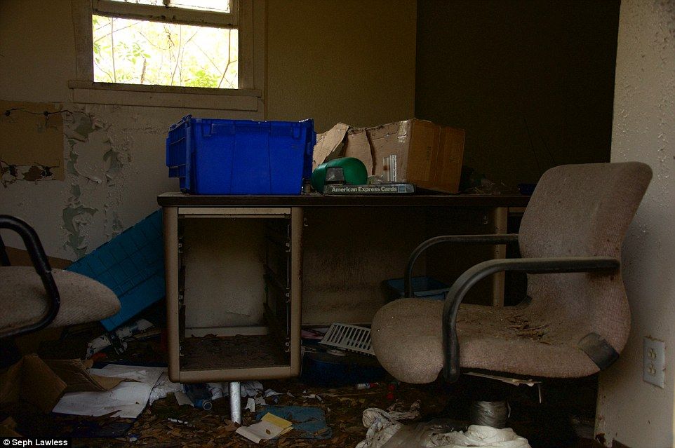 El parque de Disney abandonado desde hace 15 años - disney-abandonado-6