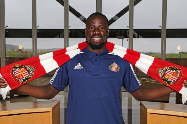 FIFA inhabilita a Emmanuel Eboué por deuda a exrepresentante - emmanuel-eboue