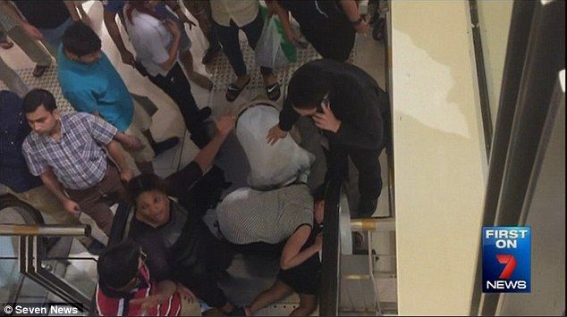 Brazo de niña queda atrapado en escaleras eléctricas - escaleras-eléctricas-1