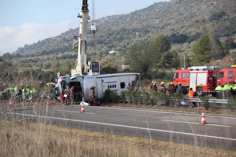 Choque de autobús en España deja 14 muertos - españa-4