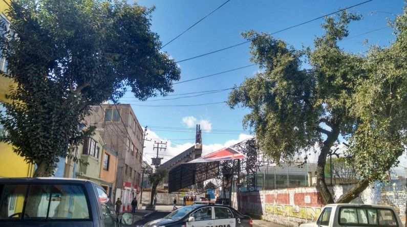 Caen tres espectaculares por fuertes vientos en Toluca - espectacular-metepec-criterio997FM