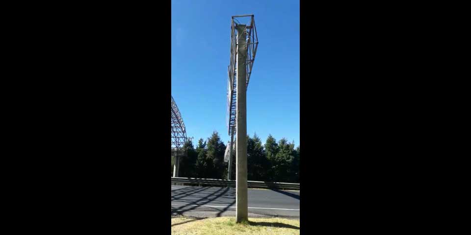 Video: estructura a punto de caer en la México-Toluca