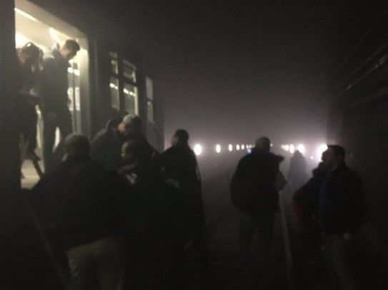 Pánico en Bruselas. Ataques terroristas dejan al menos 34 muertos - evacuacion-trenes-evanlamos