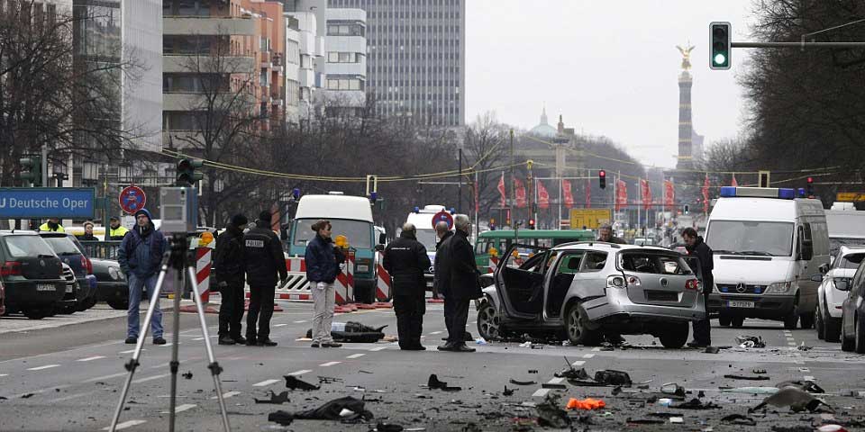 Explosión de auto en Berlín deja un muerto