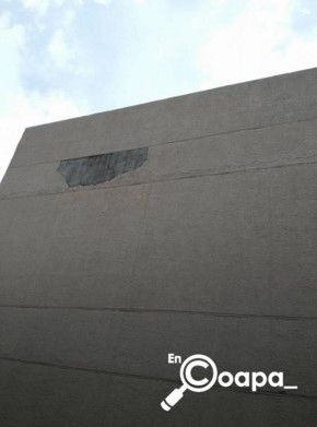 Se cae parte de la fachada de Galerías Coapa - galerias-coapa-techo