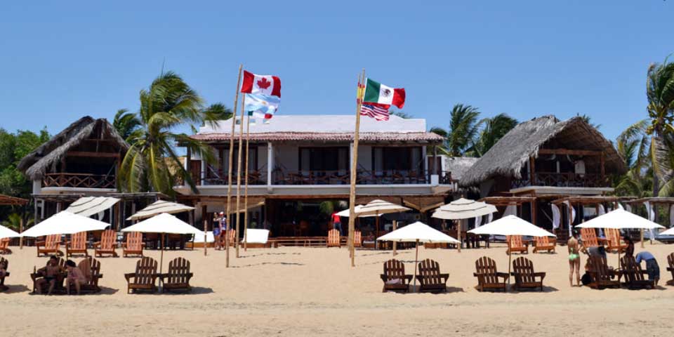 Muere hombre canadiense en playa de Oaxaca
